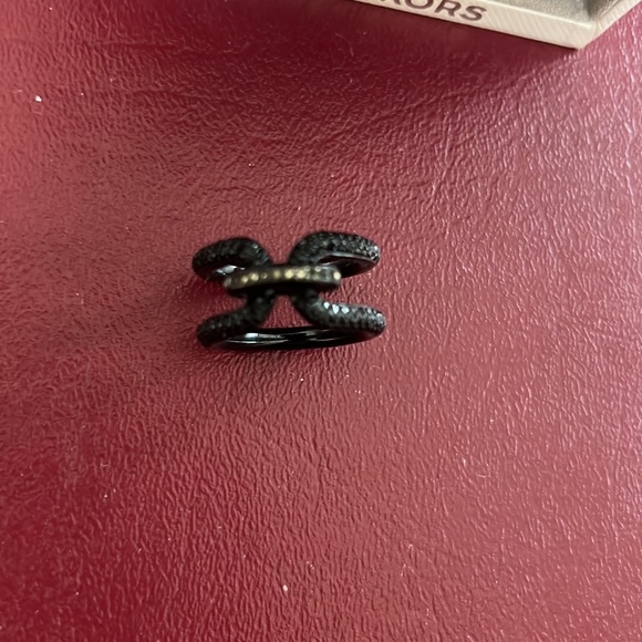 Black Michael Kors Ring - Picture 4 of 5